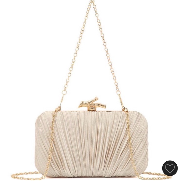 Elegant Cream Clutch with Gold Chain - Picture 5 of 8